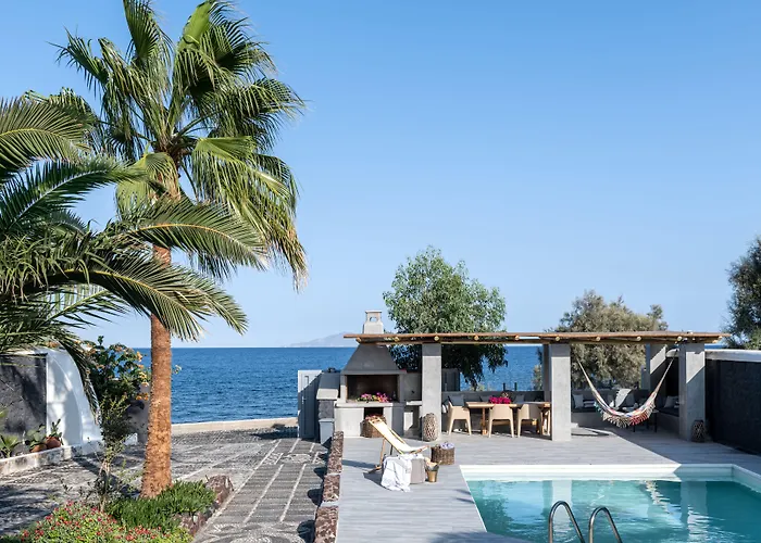 Villa Damma Beachfront Luxury *