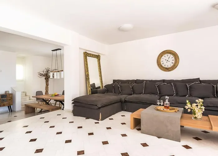 Damma Beachfront Luxury Kamári