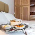Damma Beachfront Luxury Kamári