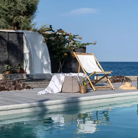 Damma Beachfront Luxury Villa Kamari (Santorini)