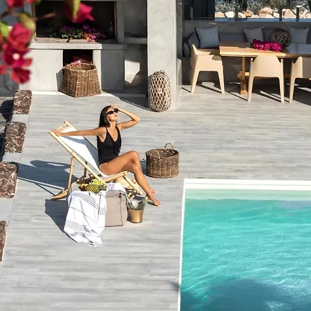 Damma Beachfront Luxury Vila