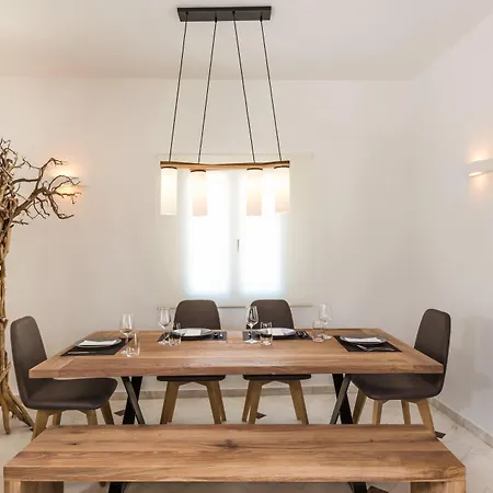 Damma Beachfront Luxury Villa Kamari (Santorini)