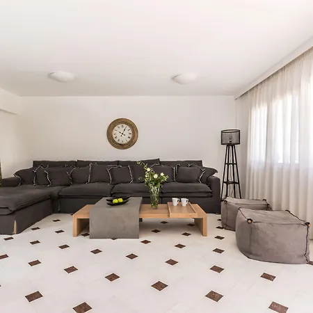 Damma Beachfront Luxury Vila Kamári