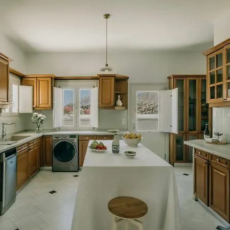 Damma Villa Kamari (Santorini)