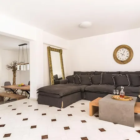 Damma Beachfront Luxury Kamári