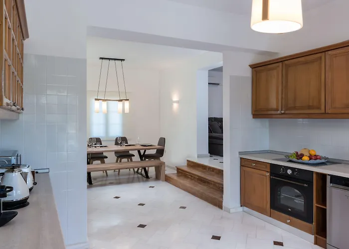 Damma Beachfront Luxury Kamari (Santorini)