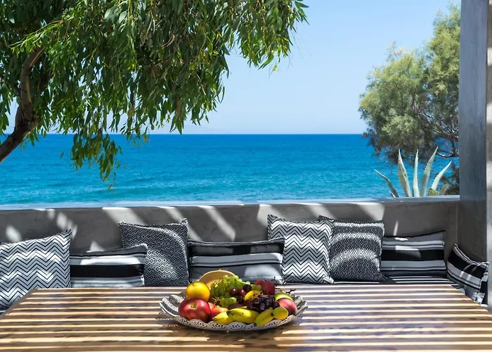 Villa Damma Beachfront Luxury Kamari (Santorini)