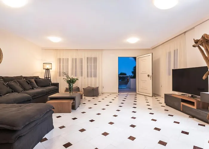 Damma Beachfront Luxury Villa