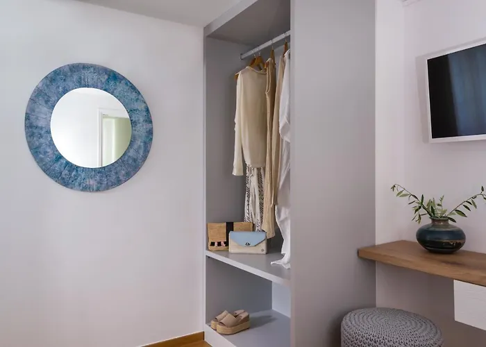 Damma Beachfront Luxury Kamari (Santorini)