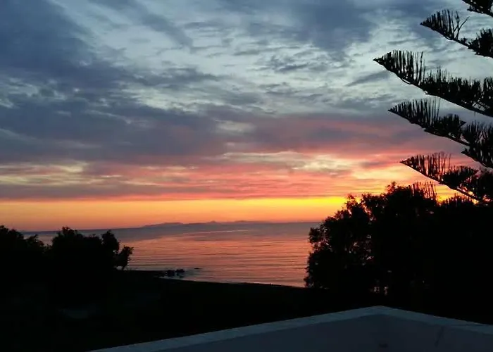 Damma Beachfront Luxury Villa *