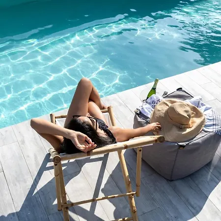 别墅 Damma Beachfront Luxury Kamári