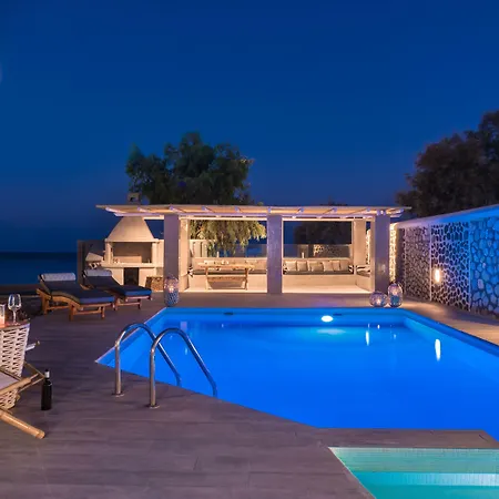 Villa Damma Beachfront Luxury Kamari (Santorini)