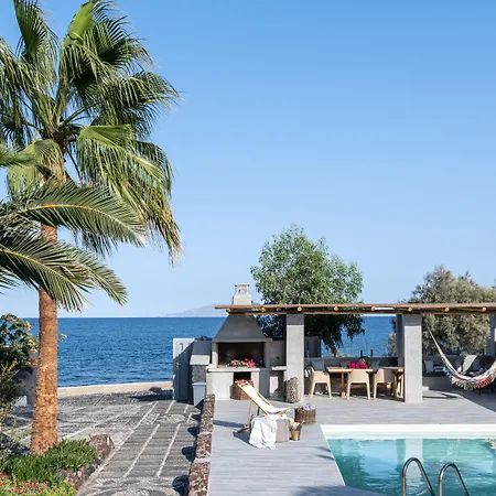 Villa Damma Beachfront Luxury *