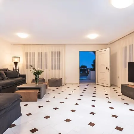 Damma Beachfront Luxury Villa