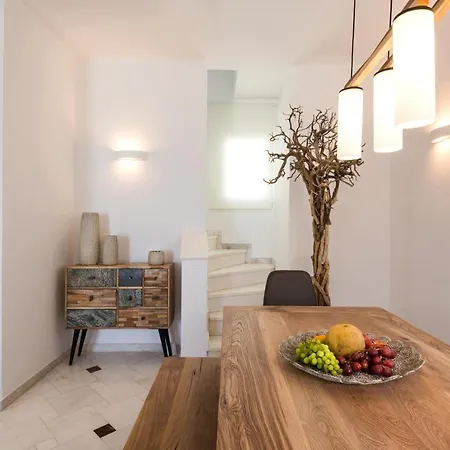 Damma Beachfront Luxury * Kamari (Santorini)